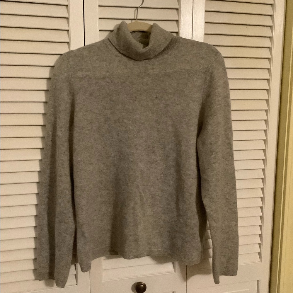 Cashmere turtleneck sweater